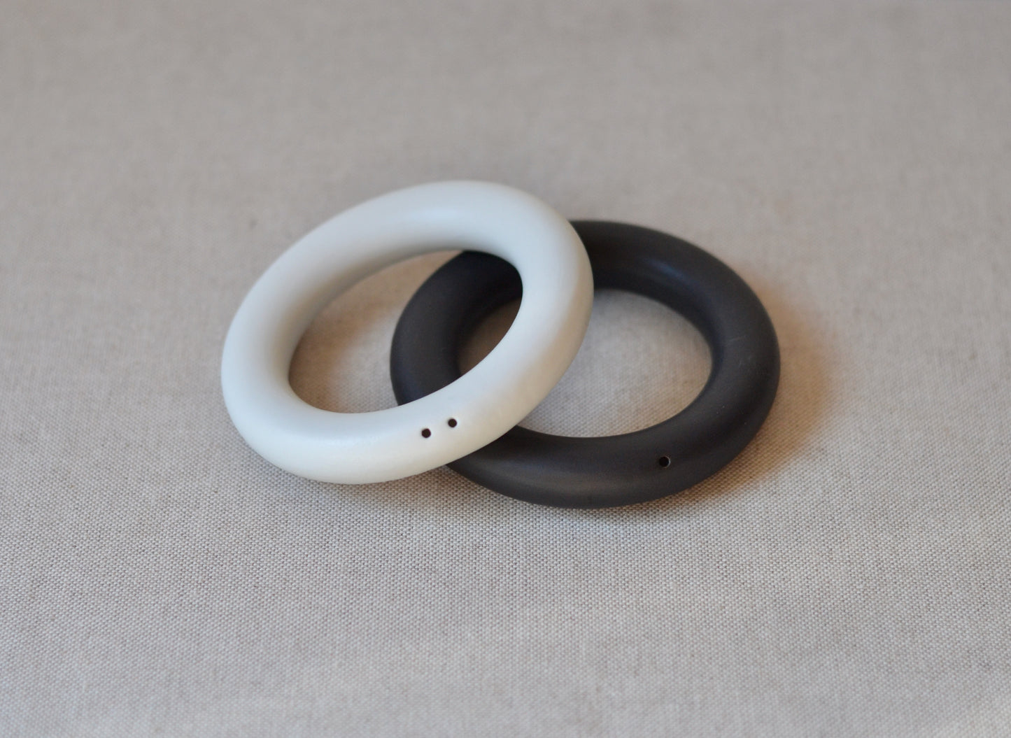 RINGS Black & White salt and pepper shakers